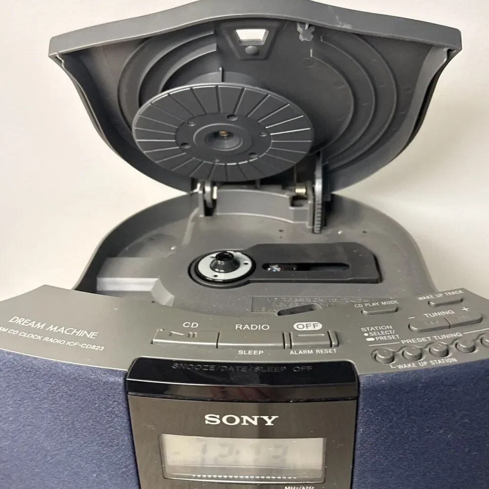Sony Dream Machine ICF-CD823 FM AM CD Clock Radio Table Top Alarm Tuner Works